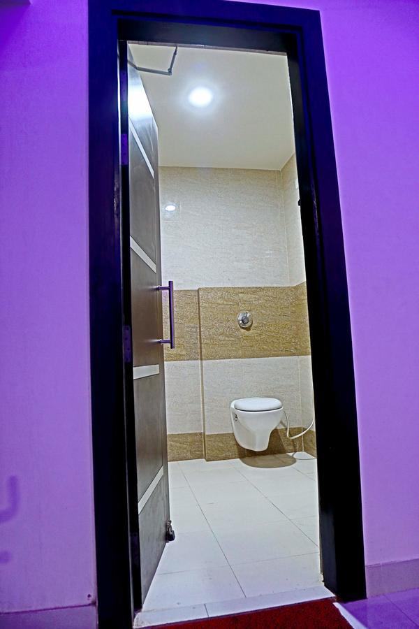 D C Vilas Agra  Buitenkant foto